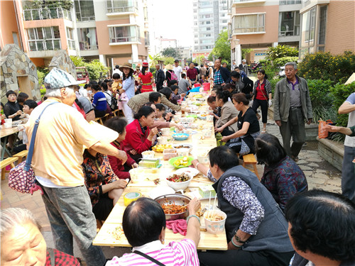 图为玉带街道玉龙社区“美食文化节”活动现场.jpg